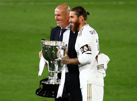 Real Madrid mở hội ăn mừng chức vô địch của mùa giải kéo dài 11 tháng - Ảnh 14. Real Madrid mở hội ăn mừng chức vô địch của mùa giải kéo dài 11 tháng - Ảnh 14.