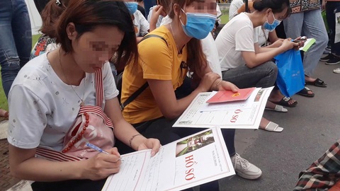 Đi xin việc thời khó - Kỳ 2: Tìm việc giữa cái nóng 40 độ - Ảnh 1. Đi xin việc thời khó - Kỳ 2: Tìm việc giữa cái nóng 40 độ - Ảnh 1.
