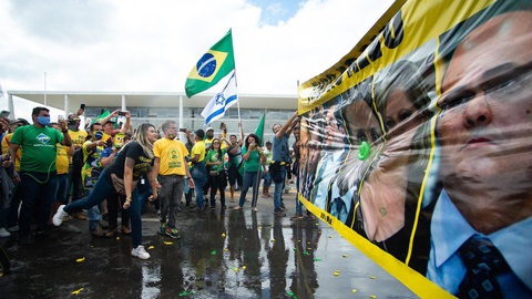 Brazil vượt mốc 2 triệu ca COVID-19, không đủ quan tài chôn người chết - Ảnh 5. Brazil vượt mốc 2 triệu ca COVID-19, không đủ quan tài chôn người chết - Ảnh 5.