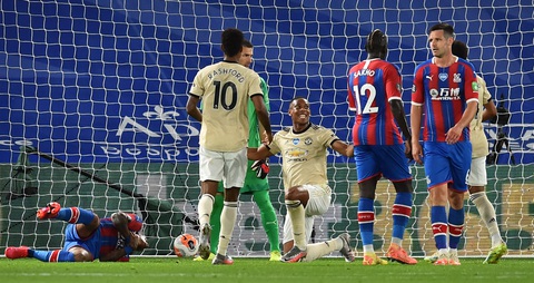 Được VAR cứu, Man Utd tiếp tục nuôi hy vọng vào top 4 - Ảnh 1. Được VAR cứu, Man Utd tiếp tục nuôi hy vọng vào top 4 - Ảnh 1.