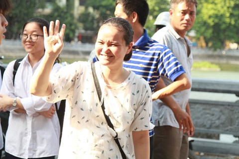 Đề tiếng Anh thi lớp 10 Hà Nội dễ lấy điểm, thí sinh lo điểm chuẩn cao - Ảnh 9. Đề tiếng Anh thi lớp 10 Hà Nội dễ lấy điểm, thí sinh lo điểm chuẩn cao - Ảnh 9.