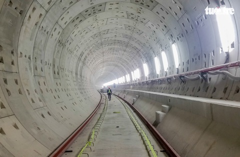 Lãnh đạo Ủy ban MTTQ TP tham quan ga metro TP và tặng quà cho công nhân - Ảnh 6. Lãnh đạo Ủy ban MTTQ TP tham quan ga metro TP và tặng quà cho công nhân - Ảnh 6.