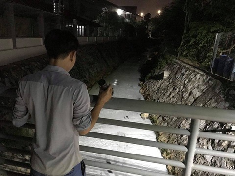 Phát hiện nguyên nhân con suối đổi thành màu trắng sữa - Ảnh 1. Phát hiện nguyên nhân con suối đổi thành màu trắng sữa - Ảnh 1.
