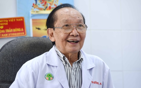 Giáo sư Trần Đông A: Làm nghề y, ở đâu cũng cứu người - Ảnh 2. Giáo sư Trần Đông A: Làm nghề y, ở đâu cũng cứu người - Ảnh 2.