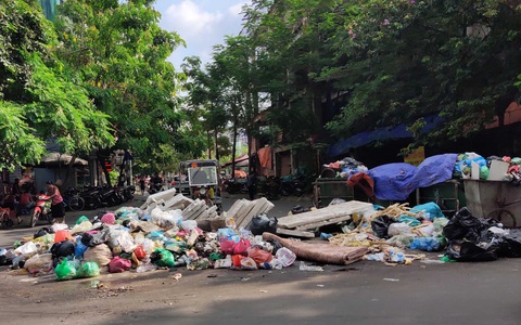 Rác đô thị: Cuộc khủng hoảng chưa có hồi kết - Ảnh 1. Rác đô thị: Cuộc khủng hoảng chưa có hồi kết - Ảnh 1.