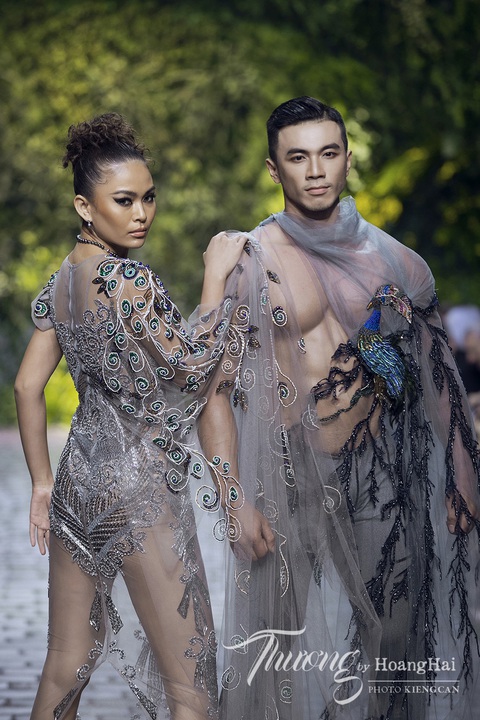 Dàn siêu mẫu, hoa hậu tái xuất rạng rỡ tại Thương by Hoàng Hải - Ảnh 5. Dàn siêu mẫu, hoa hậu tái xuất rạng rỡ tại Thương by Hoàng Hải - Ảnh 5.