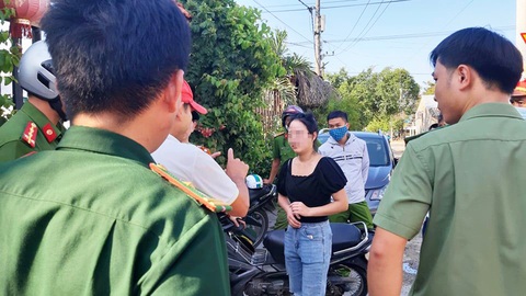 21 người Trung Quốc bỏ chạy khỏi khu lưu trú: Âm tính qua xét nghiệm lần 1 - Ảnh 1. 21 người Trung Quốc bỏ chạy khỏi khu lưu trú: Âm tính qua xét nghiệm lần 1 - Ảnh 1.