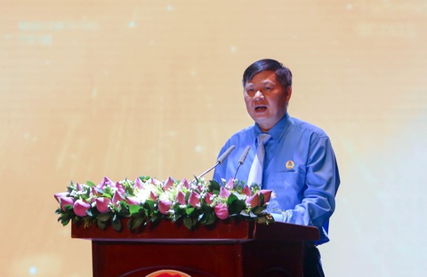Tuyên dương 212 điển hình tiên tiến trong cán bộ, viên chức, lao động TP.HCM - Ảnh 2. Tuyên dương 212 điển hình tiên tiến trong cán bộ, viên chức, lao động TP.HCM - Ảnh 2.