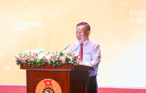 Tuyên dương 212 điển hình tiên tiến trong cán bộ, viên chức, lao động TP.HCM - Ảnh 3. Tuyên dương 212 điển hình tiên tiến trong cán bộ, viên chức, lao động TP.HCM - Ảnh 3.