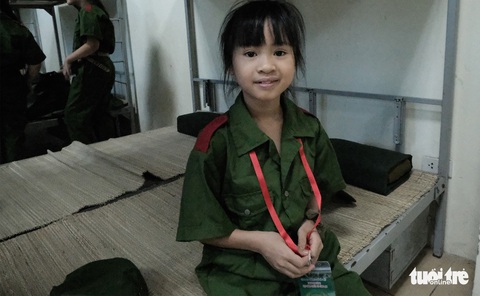 Hơn 100 bạn nhỏ học làm chiến sĩ công an - Ảnh 3. Hơn 100 bạn nhỏ học làm chiến sĩ công an - Ảnh 3.