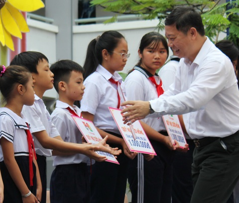 Trẻ em TP.HCM bước vào hè vui khỏe - Ảnh 3. Trẻ em TP.HCM bước vào hè vui khỏe - Ảnh 3.