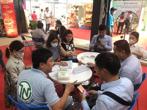 Đặc sản 3 miền tràn về Sài Gòn với 650 gian hàng, 100% mặt hàng giảm giá tẹt ga - Ảnh 13. Đặc sản 3 miền tràn về Sài Gòn với 650 gian hàng, 100% mặt hàng giảm giá tẹt ga - Ảnh 13.