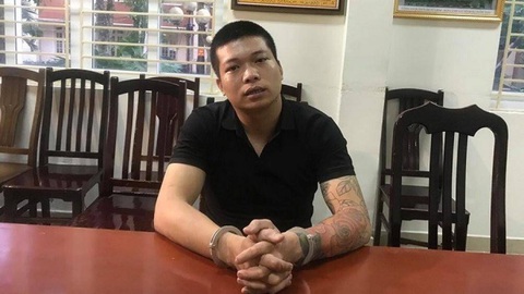 Khởi tố bị can vờ mua rồi cướp vàng bỏ chạy, đâm người - Ảnh 1. Khởi tố bị can vờ mua rồi cướp vàng bỏ chạy, đâm người - Ảnh 1.