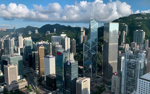 Luật an ninh Hong Kong có hiệu lực: Nhà đầu tư kẻ mừng, người lo - Ảnh 1. Luật an ninh Hong Kong có hiệu lực: Nhà đầu tư kẻ mừng, người lo - Ảnh 1.