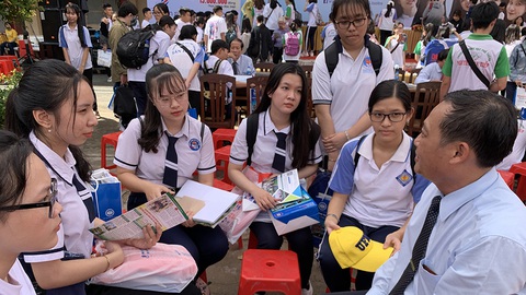 Bộ GD-ĐT định hướng ôn thi tốt nghiệp tại chương trình tư vấn cuối tuần này - Ảnh 1. Bộ GD-ĐT định hướng ôn thi tốt nghiệp tại chương trình tư vấn cuối tuần này - Ảnh 1.