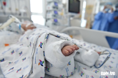 Bé Diệu Nhi nhận biết âm thanh, cử động chân tay - Ảnh 2. Bé Diệu Nhi nhận biết âm thanh, cử động chân tay - Ảnh 2.