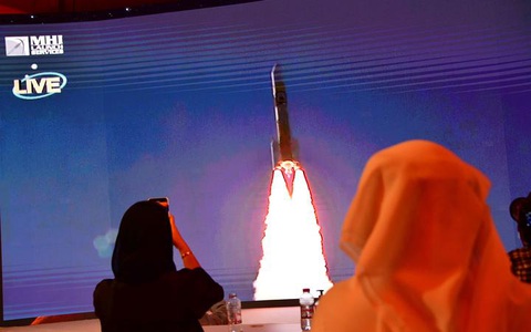 UAE vừa phóng tàu thăm dò sao Hỏa đầu tiên - Ảnh 1. UAE vừa phóng tàu thăm dò sao Hỏa đầu tiên - Ảnh 1.