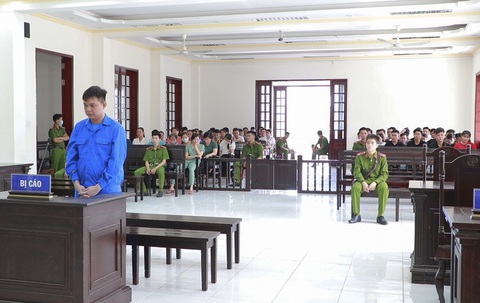Lên TP.HCM mua ma túy đem về quê bán, lãnh 15 năm tù - Ảnh 1. Lên TP.HCM mua ma túy đem về quê bán, lãnh 15 năm tù - Ảnh 1.
