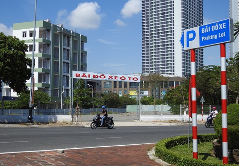 Đà Nẵng gấp rút xây các bãi đậu xe tạm - Ảnh 1. Đà Nẵng gấp rút xây các bãi đậu xe tạm - Ảnh 1.