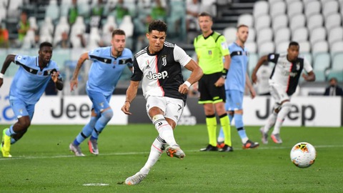 Ronaldo xác lập kỷ lục ghi bàn, Juventus tiệm cận chức vô địch Serie A - Ảnh 1. Ronaldo xác lập kỷ lục ghi bàn, Juventus tiệm cận chức vô địch Serie A - Ảnh 1.