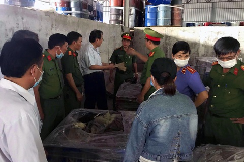 Khai quật gom hơn 13 tấn chất thải chưa xử lý tại 5 vị trí trong công ty Đài Loan - Ảnh 3. Khai quật gom hơn 13 tấn chất thải chưa xử lý tại 5 vị trí trong công ty Đài Loan - Ảnh 3.