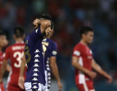 V-League 2020: CLB Hà Nội có trụ được ở top 8? - Ảnh 1. V-League 2020: CLB Hà Nội có trụ được ở top 8? - Ảnh 1.