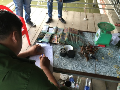 Triệt phá tụ điểm đánh bạc ăn thua hơn nửa tỉ đồng tại Bến Tre - Ảnh 1. Triệt phá tụ điểm đánh bạc ăn thua hơn nửa tỉ đồng tại Bến Tre - Ảnh 1.