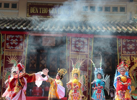 Thêm cơ hội để hát bội đến gần khán giả - Ảnh 3. Thêm cơ hội để hát bội đến gần khán giả - Ảnh 3.