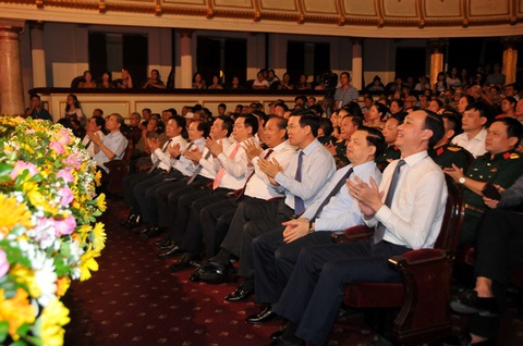 Đặc sắc chương trình nghệ thuật Màu hoa đỏ lần thứ 13 - Ảnh 1. Đặc sắc chương trình nghệ thuật Màu hoa đỏ lần thứ 13 - Ảnh 1.