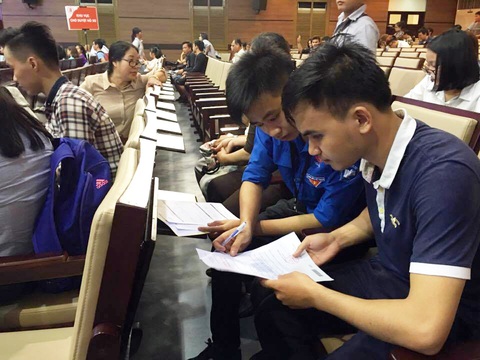 Một sinh viên khiếm thị tốt nghiệp Trường ĐH Kinh tế TP.HCM - Ảnh 3. Một sinh viên khiếm thị tốt nghiệp Trường ĐH Kinh tế TP.HCM - Ảnh 3.