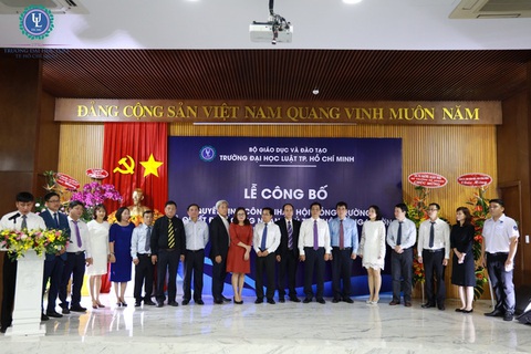 Ông Trần Trọng Tuấn xin thôi tham gia hội đồng Trường ĐH Luật TP.HCM - Ảnh 1. Ông Trần Trọng Tuấn xin thôi tham gia hội đồng Trường ĐH Luật TP.HCM - Ảnh 1.