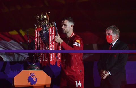 Liverpool giơ cao cúp vô địch Premier League sau 30 năm chờ đợi - Ảnh 4. Liverpool giơ cao cúp vô địch Premier League sau 30 năm chờ đợi - Ảnh 4.