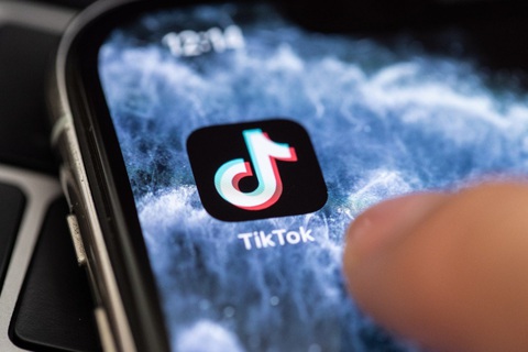 Tại Malaysia, đăng video lên TikTok hay Facebook cũng phải xin giấy phép? - Ảnh 1. Tại Malaysia, đăng video lên TikTok hay Facebook cũng phải xin giấy phép? - Ảnh 1.