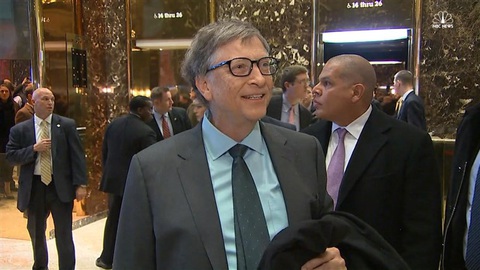 Tỉ phú Bill Gates bác thuyết âm mưu cấy chip vào người dân qua vắcxin COVID-19 - Ảnh 1. Tỉ phú Bill Gates bác thuyết âm mưu cấy chip vào người dân qua vắcxin COVID-19 - Ảnh 1.