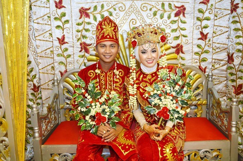 Muốn cưới hả? Nào: Không tắm gội 3 ngày, nhận ngay trứng thối... - Ảnh 5. Muốn cưới hả? Nào: Không tắm gội 3 ngày, nhận ngay trứng thối... - Ảnh 5.