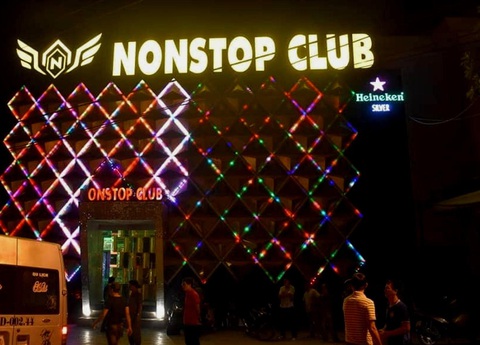 43 thanh niên trong quán bar dương tính ma túy, một người mới 16 tuổi - Ảnh 1. 43 thanh niên trong quán bar dương tính ma túy, một người mới 16 tuổi - Ảnh 1.