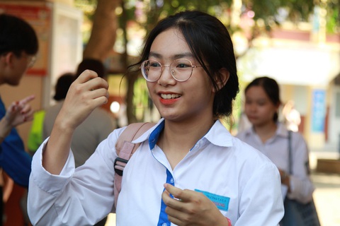 Hà Nội công bố đáp án thi tuyển sinh lớp 10 - Ảnh 1. Hà Nội công bố đáp án thi tuyển sinh lớp 10 - Ảnh 1.