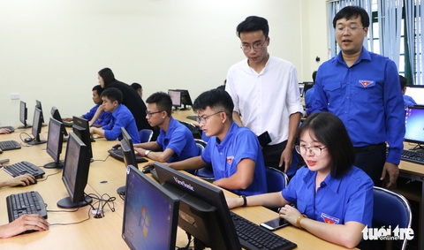 Trau dồi ngoại ngữ là trách nhiệm của thanh niên - Ảnh 1. Trau dồi ngoại ngữ là trách nhiệm của thanh niên - Ảnh 1.