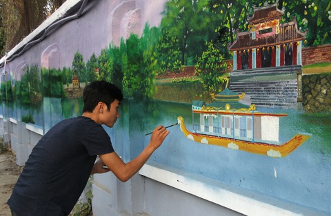 Ngắm sông Hương trên bích họa ở làng ngoại ô Huế - Ảnh 3. Ngắm sông Hương trên bích họa ở làng ngoại ô Huế - Ảnh 3.