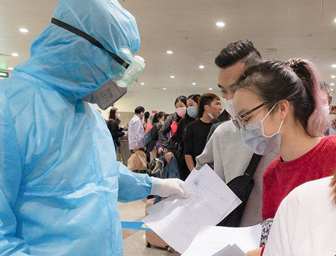 22 ca COVID-19, dân Hà Nội đi nơi khác ăn tết có bị cách ly? - Ảnh 1. 22 ca COVID-19, dân Hà Nội đi nơi khác ăn tết có bị cách ly? - Ảnh 1.