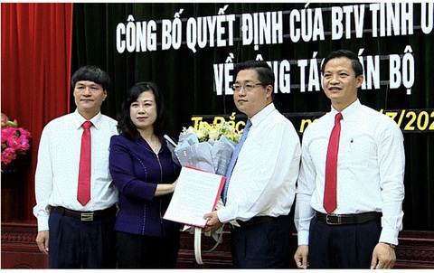 Ban Tổ chức trung ương yêu cầu xem xét việc bố trí Bí thư Thành ủy Bắc Ninh - Ảnh 1. Ban Tổ chức trung ương yêu cầu xem xét việc bố trí Bí thư Thành ủy Bắc Ninh - Ảnh 1.