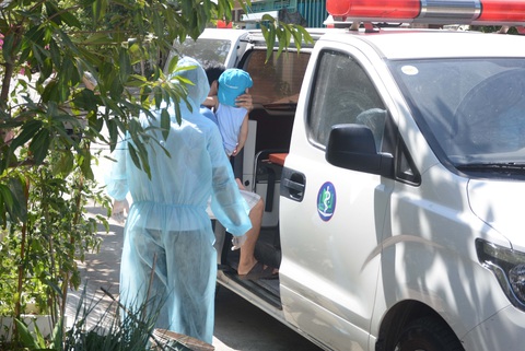 Đà Nẵng: sát khuẩn, khoanh vùng nơi ở của bệnh nhân nghi nhiễm COVID-19 - Ảnh 2. Đà Nẵng: sát khuẩn, khoanh vùng nơi ở của bệnh nhân nghi nhiễm COVID-19 - Ảnh 2.