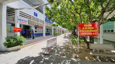 Giám sát, xét nghiệm tất cả người có triệu chứng bệnh đường hô hấp, nghi ngờ mắc COVID-19 - Ảnh 2. Giám sát, xét nghiệm tất cả người có triệu chứng bệnh đường hô hấp, nghi ngờ mắc COVID-19 - Ảnh 2.