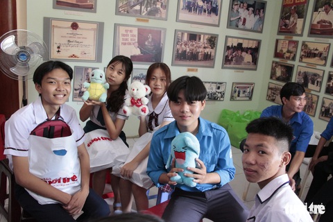 Mẹ Việt Nam anh hùng Phan Thị Tám: ‘Mong các con mãi nuôi dưỡng tình yêu nước’ - Ảnh 9. Mẹ Việt Nam anh hùng Phan Thị Tám: ‘Mong các con mãi nuôi dưỡng tình yêu nước’ - Ảnh 9.