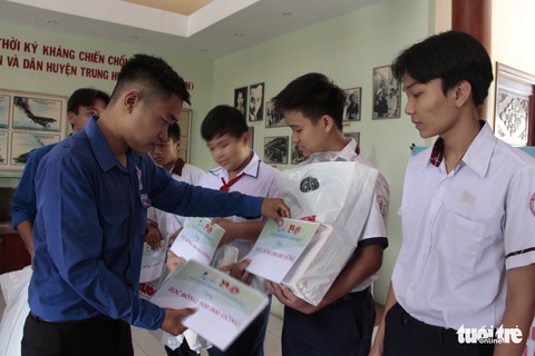 Mẹ Việt Nam anh hùng Phan Thị Tám: ‘Mong các con mãi nuôi dưỡng tình yêu nước’ - Ảnh 4. Mẹ Việt Nam anh hùng Phan Thị Tám: ‘Mong các con mãi nuôi dưỡng tình yêu nước’ - Ảnh 4.