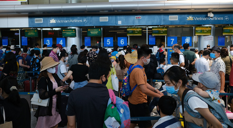 Kiến nghị duy trì số chuyến bay tới Đà Nẵng để giải tỏa du khách - Ảnh 1. Kiến nghị duy trì số chuyến bay tới Đà Nẵng để giải tỏa du khách - Ảnh 1.