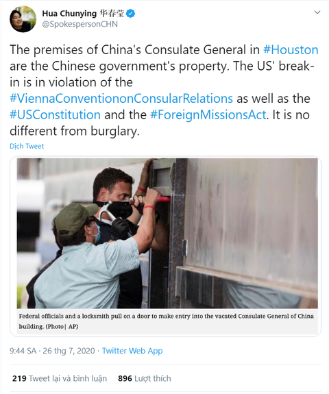 Bắc Kinh nói Mỹ chẳng khác trộm đạo khi phá cửa lãnh sự quán ở Houston - Ảnh 1. Bắc Kinh nói Mỹ chẳng khác trộm đạo khi phá cửa lãnh sự quán ở Houston - Ảnh 1.