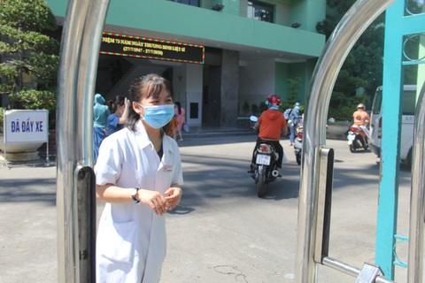Đà Nẵng bắt đầu triển khai xét nghiệm trên diện rộng - Ảnh 1. Đà Nẵng bắt đầu triển khai xét nghiệm trên diện rộng - Ảnh 1.