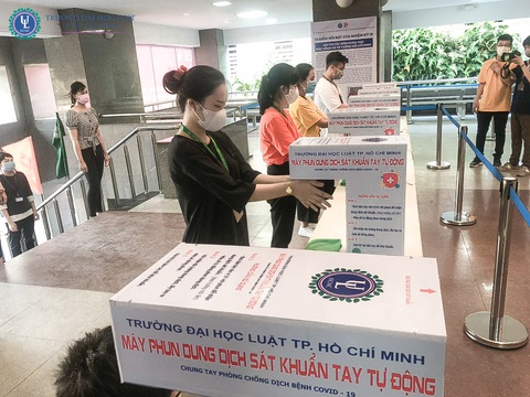 Nhiều trường đại học ở TP.HCM hoãn thi học kỳ phòng dịch - Ảnh 1. Nhiều trường đại học ở TP.HCM hoãn thi học kỳ phòng dịch - Ảnh 1.