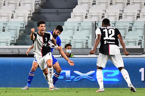 Sút hỏng phạt đền, Ronaldo vẫn là người hùng giúp Juve vô địch Serie A lần thứ 9 liên tiếp - Ảnh 1. Sút hỏng phạt đền, Ronaldo vẫn là người hùng giúp Juve vô địch Serie A lần thứ 9 liên tiếp - Ảnh 1.